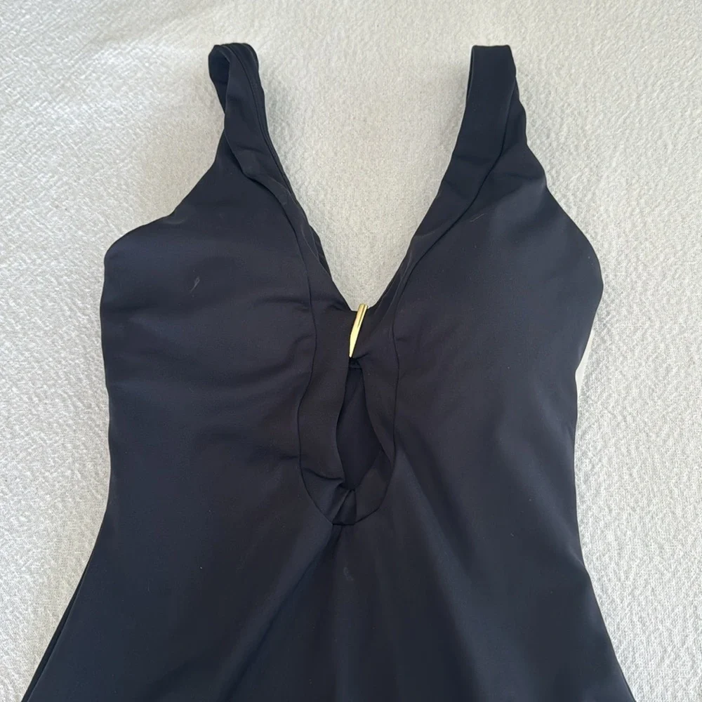La Blanca Luxe Plunge Keyhole One-Piece Swimsuit, Size 4, Brand new, $165